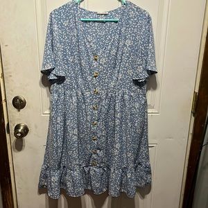 Chic Soul. 1xl. Blue with white flowers.